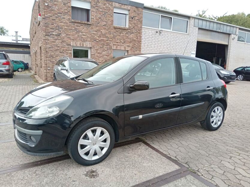 Renault Clio 236.200 km 1.670 € Rheinbach 53359