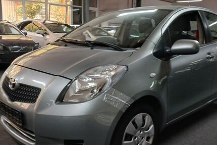 Toyota Yaris 169.000 km 3.700 &euro; Rüsselsheim 65428