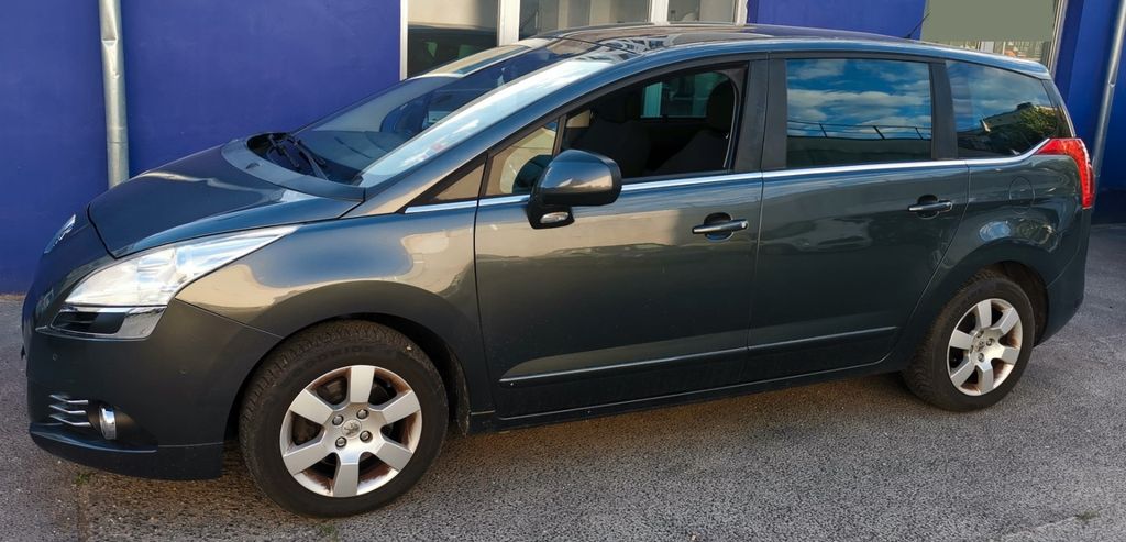 Peugeot 5008 170.000 km 3.999 &euro; Berlin 13405