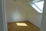 FÜR SINGLE ODER PAAR! Sonnige, ruhige 2 12 Zimmer - Wohnung im DG mit Süd - Balkon in Weinstadt - Endersbach