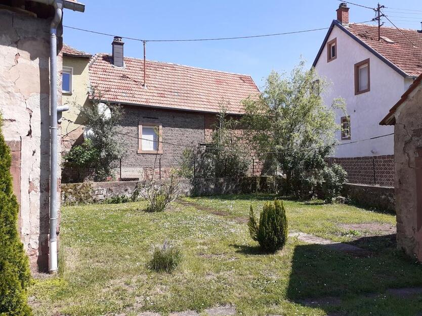 Ehemaliges Pfarrhaus mit Scheune und Stallungen zimmer