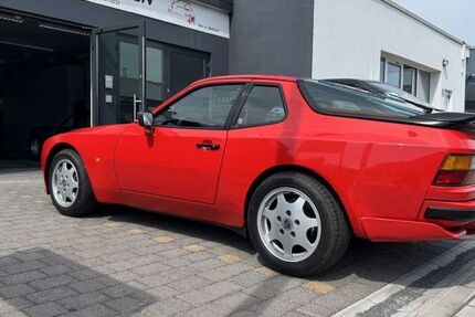 Porsche 944 156.388 km 29.900 &euro; Ahrweiler 53474
