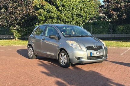Toyota Yaris 163.000 km 3.100 € Krefeld 47804