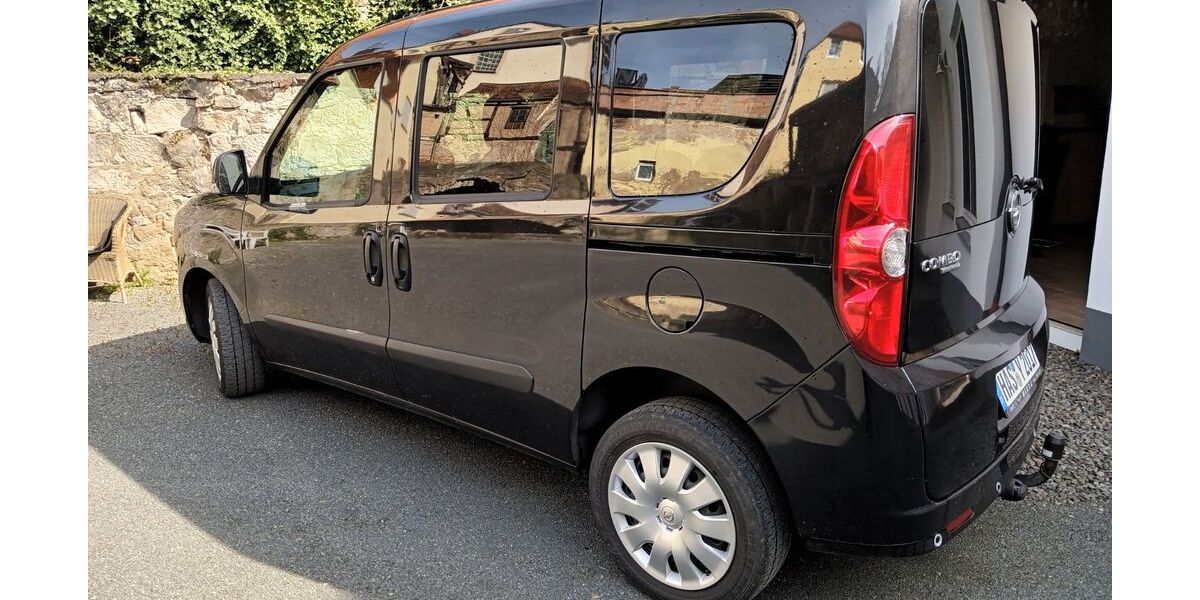 Opel Combo 99.000 km 7.600 &euro; Eltmann 97483