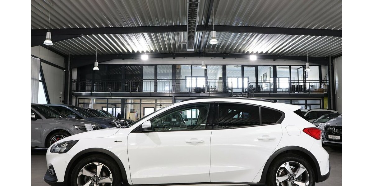Ford Focus LIMOUSINE 1.5 EcoBlue ACTIVE WHITE / LED 83.000 km 13.991 &euro; Hamm 59077