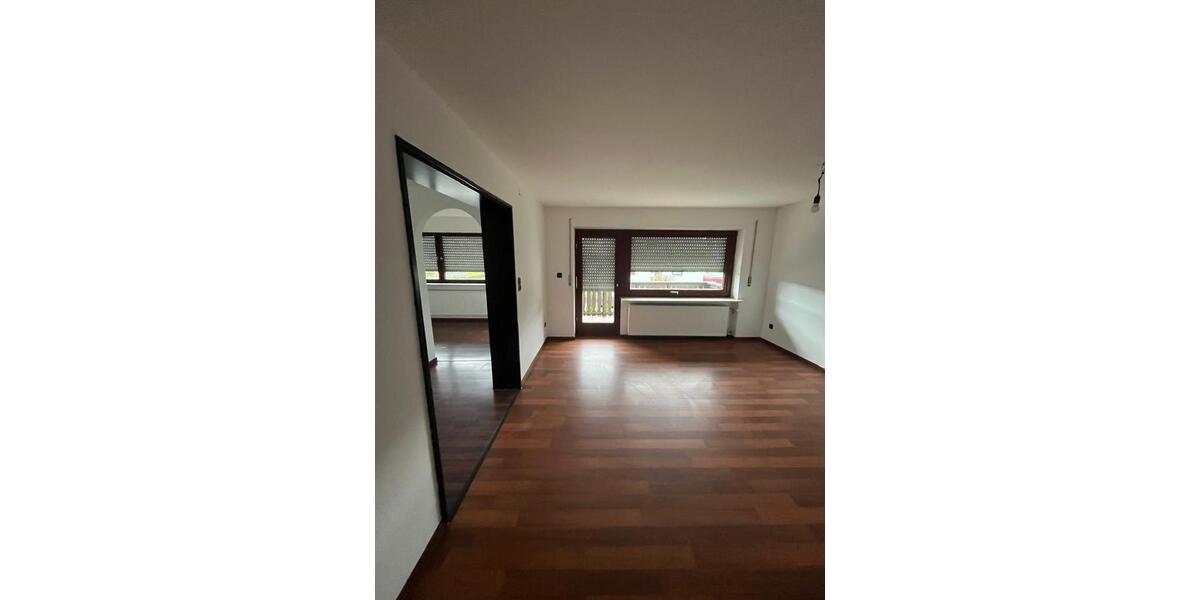 Etagenwohnung Külsheim - 4 Zimmer, 103 m&sup2;, 910&euro; | Angebot:26211084