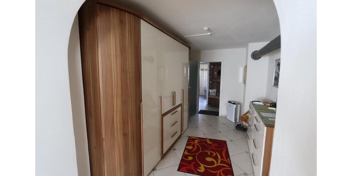 Eigentumswohnung 4+2 Zimmer mit Gartenanteil 6 zimmer