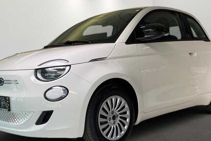 Fiat 500 2.000 km 29.590 &euro; München 80339