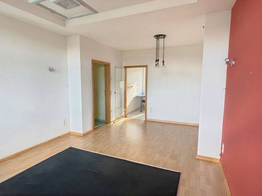 2,5-Zimmer-Wohnung mit Einbauküche & Mietergarten – direkt am Stadtpark