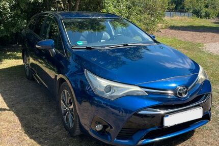Toyota Avensis 153.000 km 9.990 &euro; Kappeln 24376