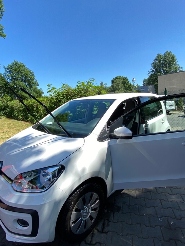 VW UP 18.400 km 9.450 € Berlin 10178