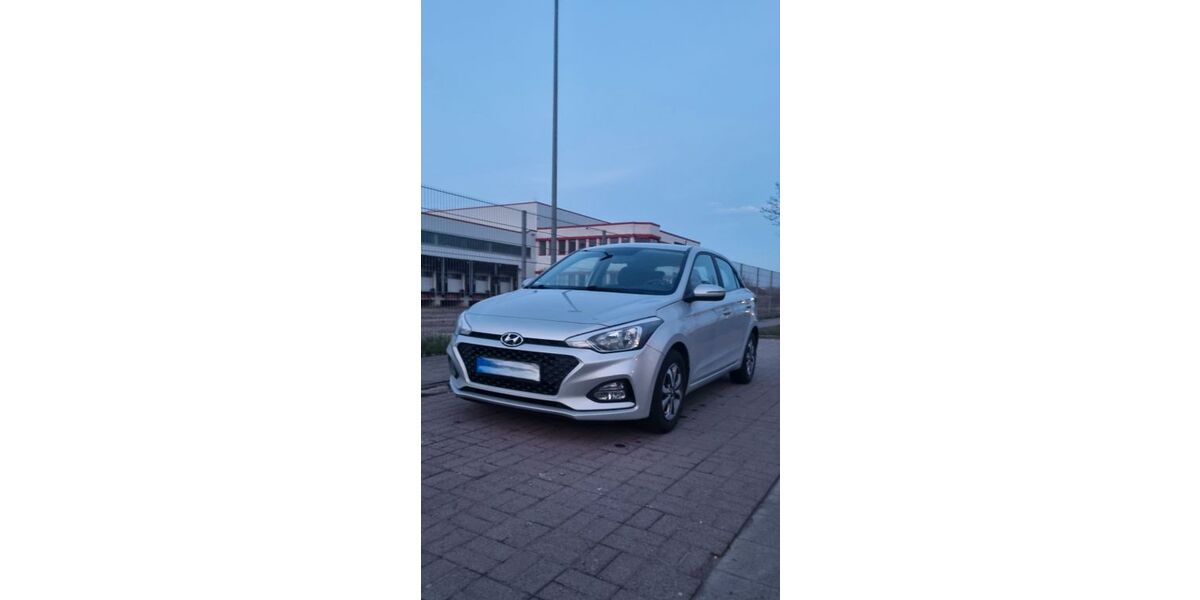 Hyundai i20 110.000 km 8.000 &euro; Gotha 99867