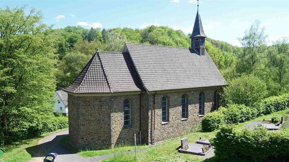 Haus zum Kaufen in Morsbach , Sieg 175.000 € 273 m²