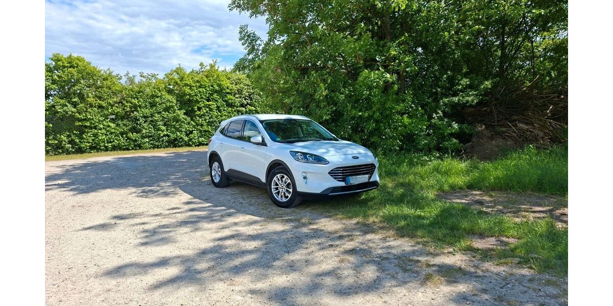 Ford Kuga 60.000 km 19.800 &euro; Pfatter 93102