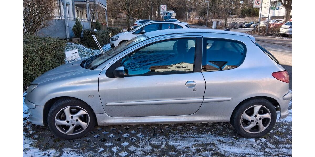 Peugeot 206 116.000 km 1.150 &euro; Stuttgart 70565