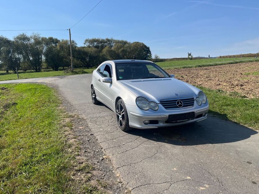 Mercedes-Benz CL 200 248.000 km 990 € Dornburg 65599