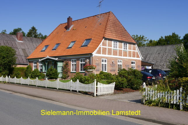 Kernsaniertes Fachwerkhaus - Zweifamilienhaus - großes Grundstück - Obstgarten - Scheune