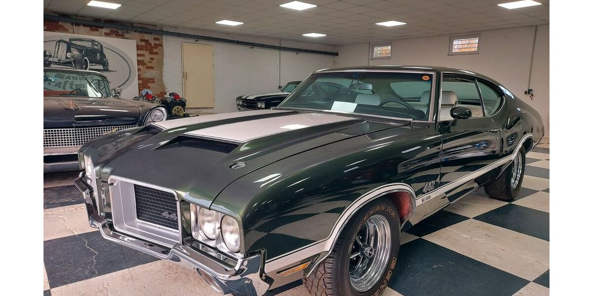 Oldsmobile Cutlass 16.702 km 79.999 &euro; Leipzig 04328