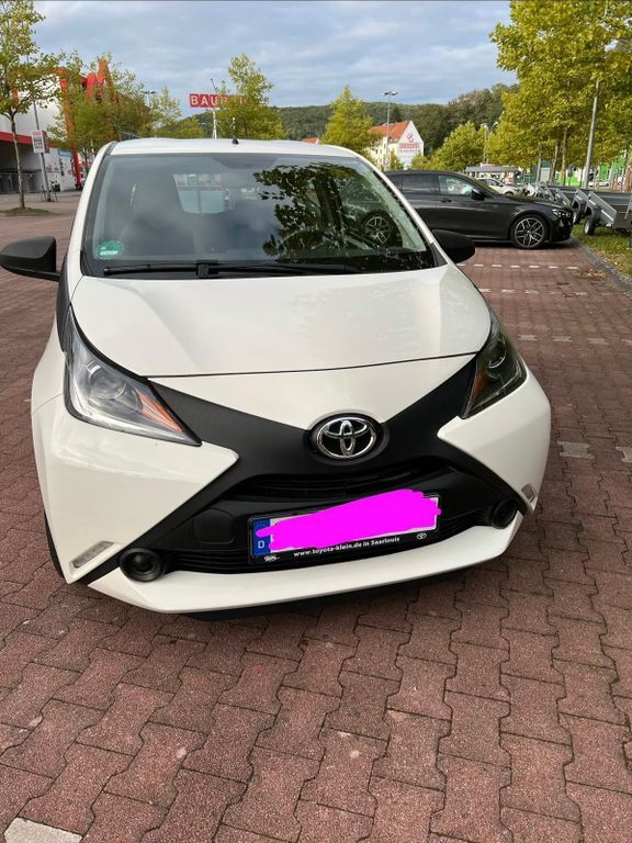 Toyota Aygo (X) 13.300 km 8.100 € Saarlouis 66740