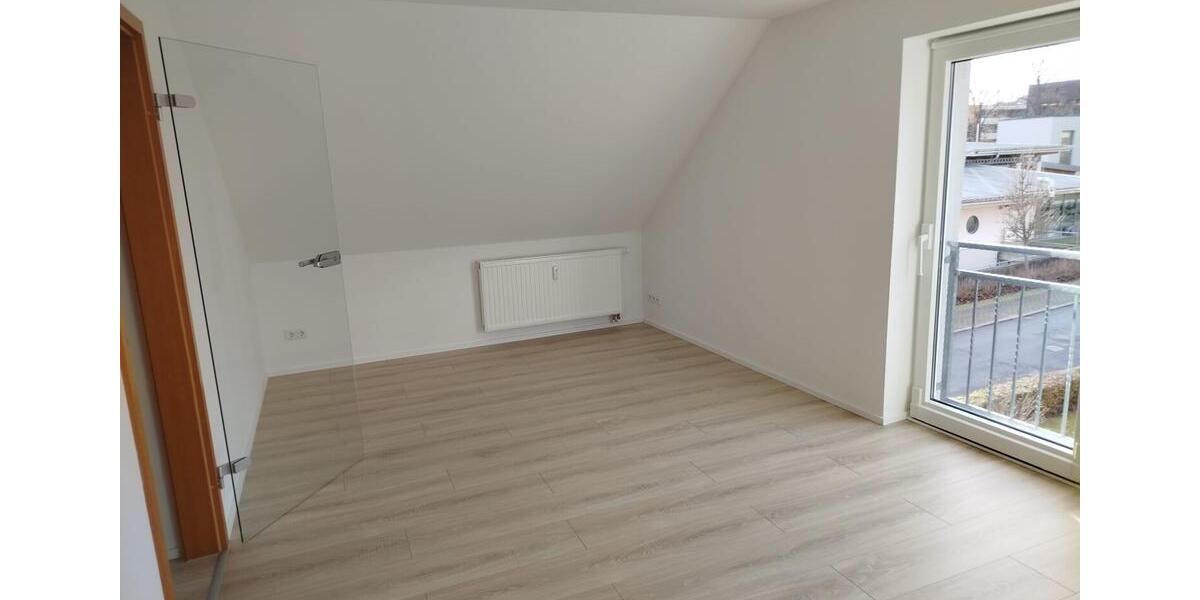 Schicke Dachgeschoss- Zweiraumwohnung in ruhiger Lage 2 zimmer
