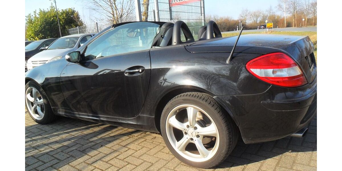 Mercedes-Benz SLK 350 137.000 km 9.999 &euro; Uetze OT Dollbergen 31311