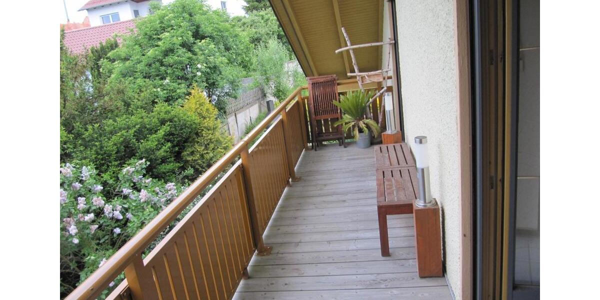 Dachgeschoßwohnung Thalmassing - 3.5 Zimmer, 102 m&sup2;, 800&euro; | Angebot:26405809