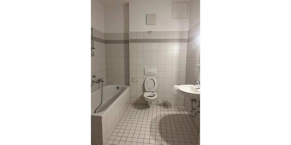 Etagenwohnung Rostock - 5 Zimmer, 157 m&sup2;, 1.700&euro; | Angebot:25959305