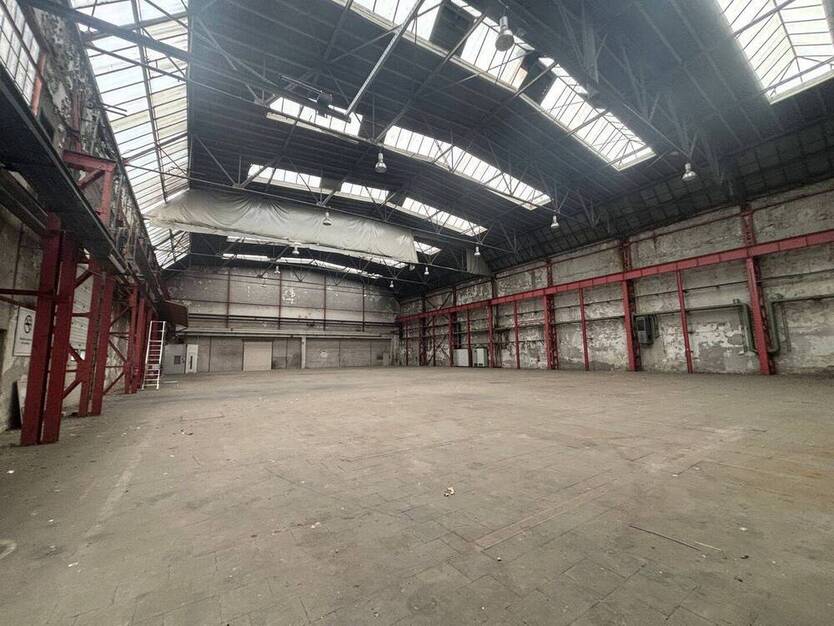 Hallen-Industriefläche in Berlin