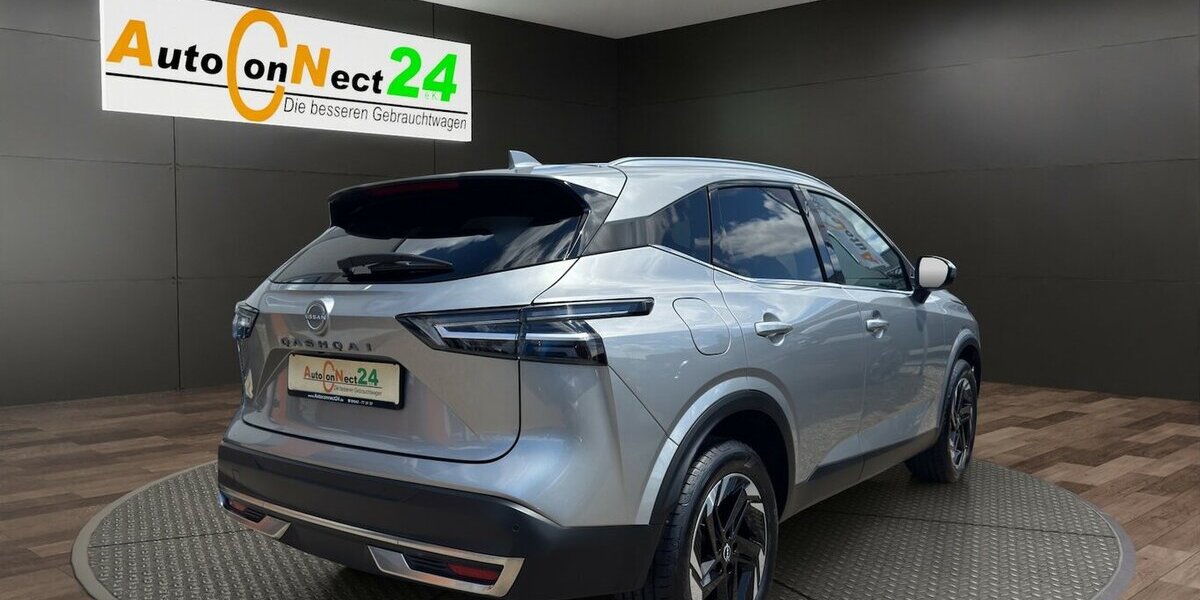 Nissan Qashqai N-Connecta XTronic *Navi/LED/Kamera360/PDC 17.303 km 25.690 &euro; Bamberg 96052