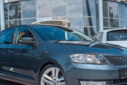 Skoda Rapid 129.300 km 10.490 &euro; Mainz 55128