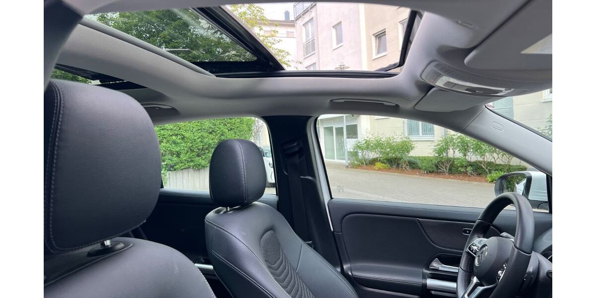 Mercedes-Benz GLA 250 44.670 km 33.700 &euro; Frankfurt am Main 60389