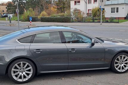Audi A5 194.900 km 13.500 € Wolfsburg 38440