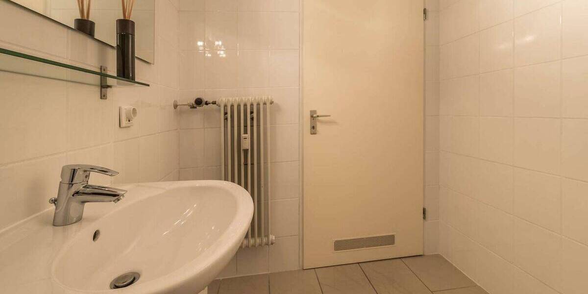 Etagenwohnung Frankfurt am Main Westend-Süd - 2 Zimmer, 46 m&sup2;, 1.810&euro; | Angebot:26824540