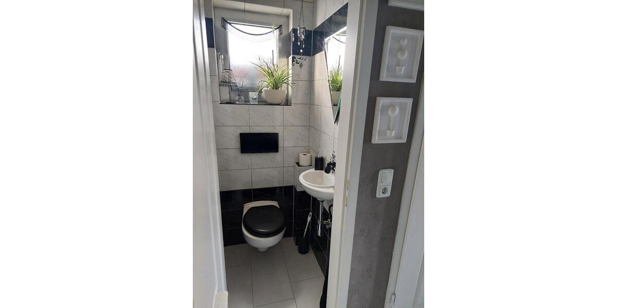 Einfamilienhaus Bischofsheim - 8 Zimmer, 165 m&sup2;, 689.000&euro; | Angebot:25625124