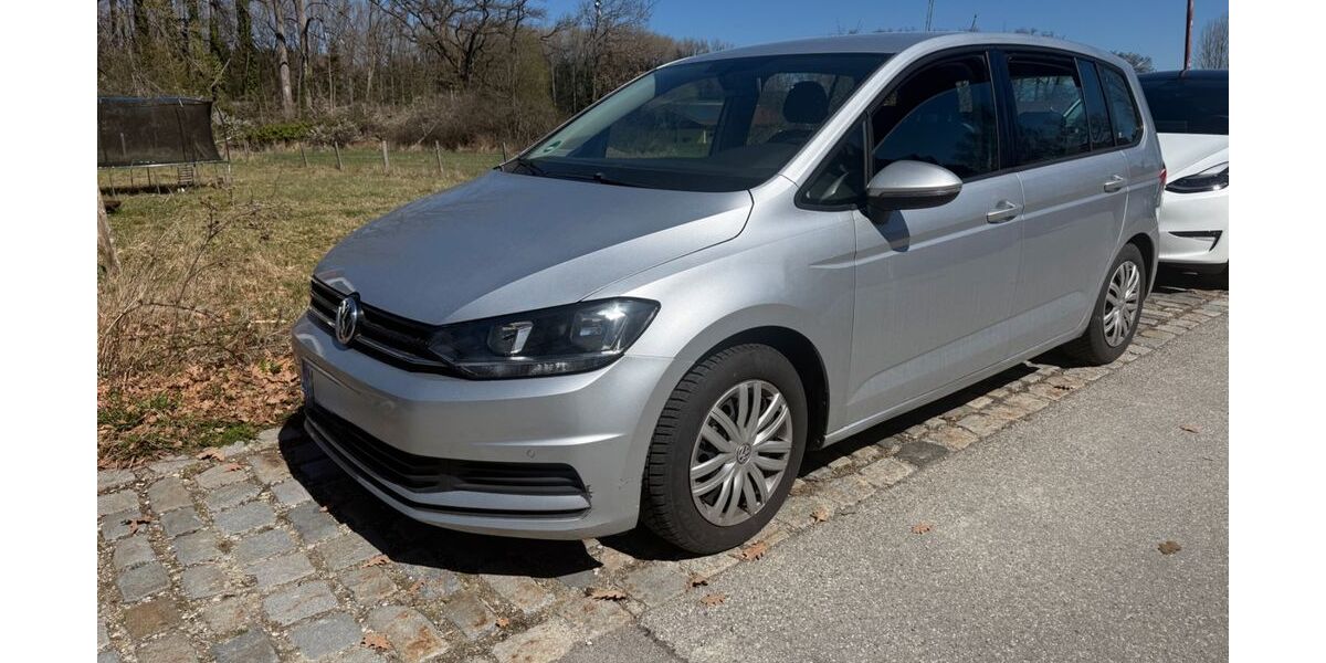 VW Touran 129.000 km 12.800 &euro; Herrsching 82211