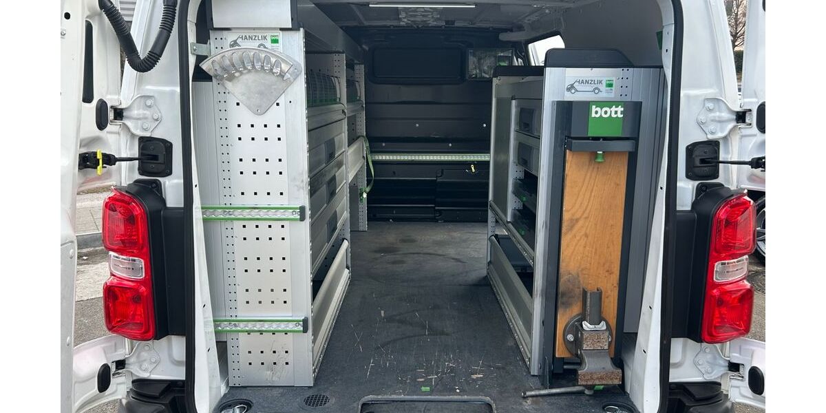 Peugeot Expert 124.891 km 15.990 &euro; München 81825