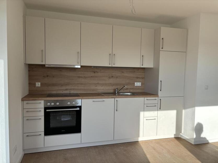 Helle 2-Zimmer-Wohnung - mit Einbauküche - 1. OG - zentrale Ortslage - naturnahe Umgebung