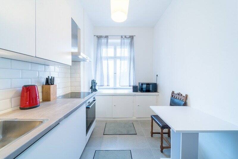 LuxusWohnung mit zwei Zimmern!