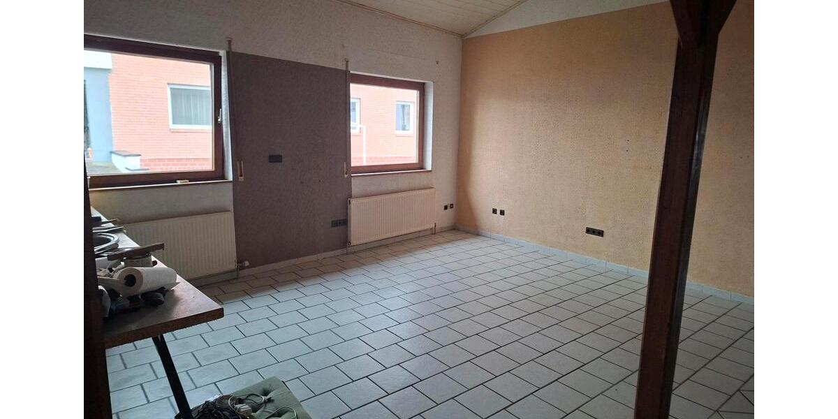 Etagenwohnung Kruft - 7 Zimmer, 180 m&sup2;, 230.000&euro; | Angebot:27157659