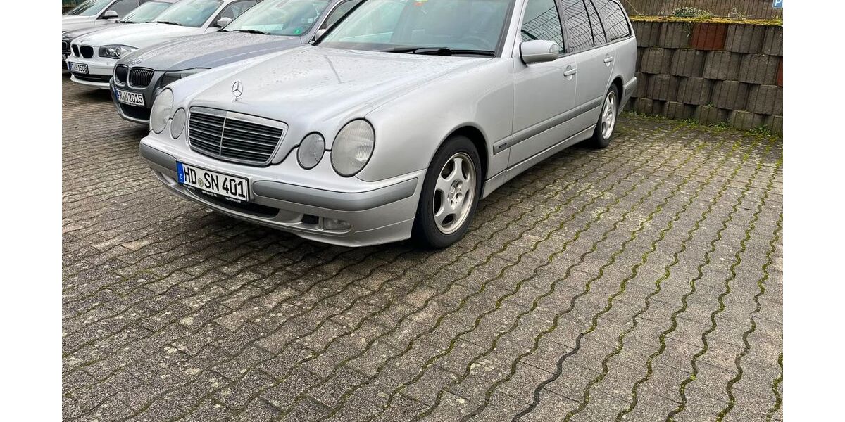 Mercedes-Benz E 220 223.000 km 3.900 &euro; Staufen Im Breisgau 79219
