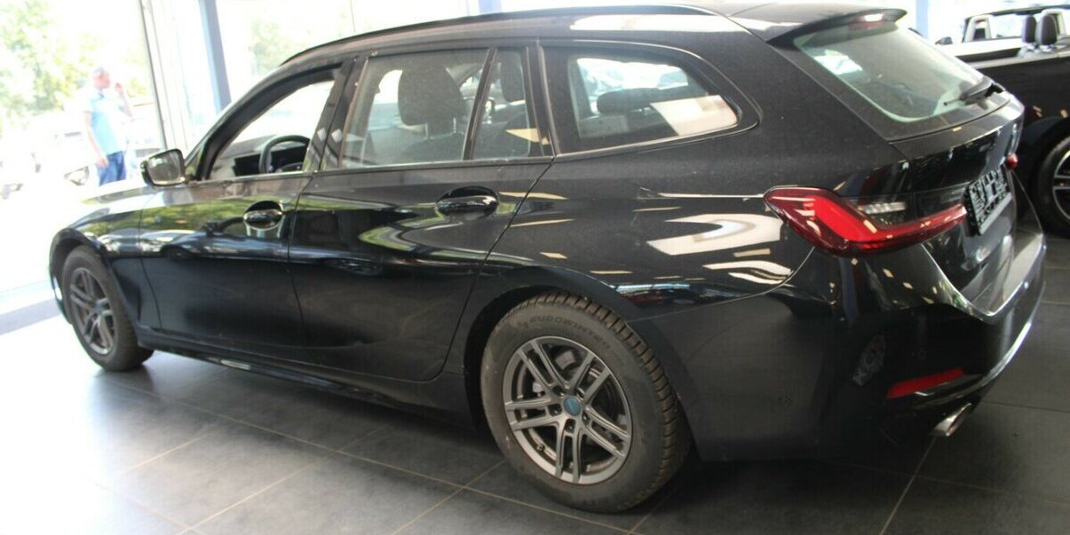 BMW 318 318i Touring Aut. 14.450 km 28.980 &euro; Euskirchen 53881