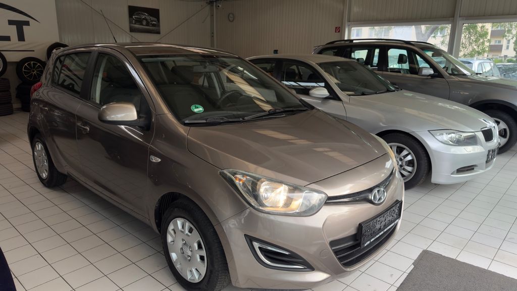 Hyundai i20 18.000 km 3.990 &euro; Berlin 12349