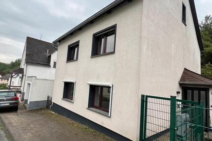 Haus Dahlheim - 4 Zimmer, 100 m&sup2;, 980&euro; | Angebot:24812100