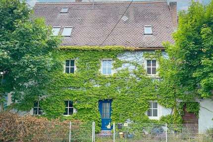 Haus zum Kaufen in Neuhof a d Zenn 251.000 € 195 m² 5 zimmer