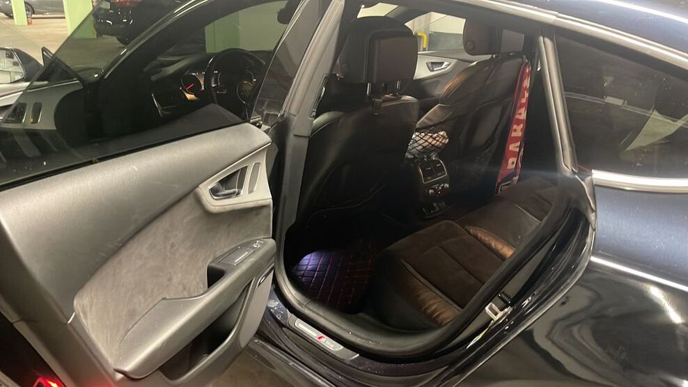 Audi A7 242.000 km 17.000 € Frankfurt 60313