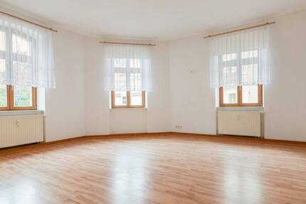 Wohnung Neustadt - 5 Zimmer, 120 m&sup2;, 660&euro; | Angebot:26851154