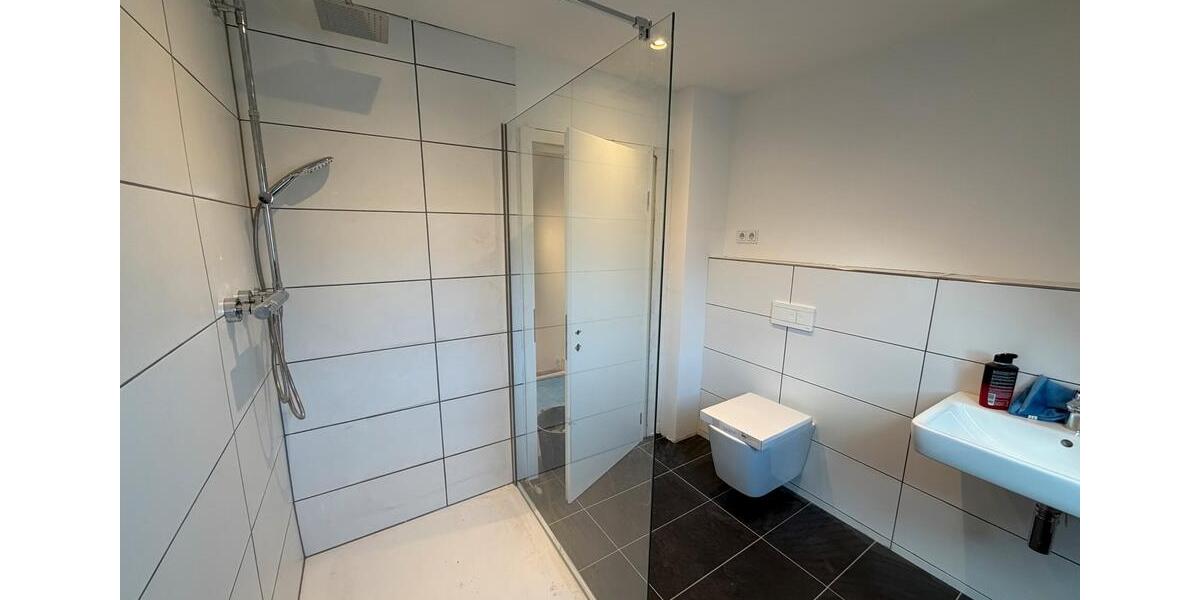 Schönes Haus frisch saniert - Erstbezug 4 zimmer