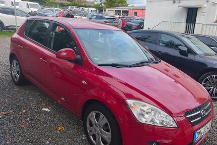 Kia ceed / Ceed 235.000 km 4.299 &euro; Aachen 52070