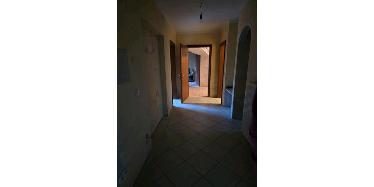 Einfamilienhaus Schondra - 7 Zimmer, 138 m&sup2;, 165.000&euro; | Angebot:27022970