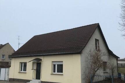 Teilsaniert mit Ausbaureserve und Nebengelass 3 zimmer